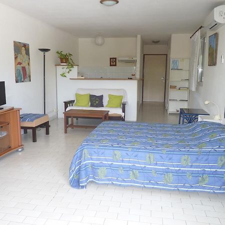 Apartamento Au Meublé des Roches Saint-Gilles-les-Bains Exterior foto