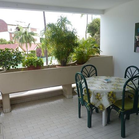 Apartamento Au Meublé des Roches Saint-Gilles-les-Bains Exterior foto