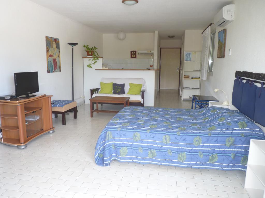 Apartamento Au Meublé des Roches Saint-Gilles-les-Bains Exterior foto