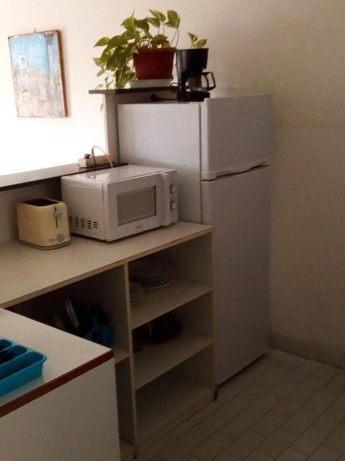 Apartamento Au Meublé des Roches Saint-Gilles-les-Bains Exterior foto